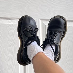 Vintage Dr. Martens round toe chunky shoes Y2K